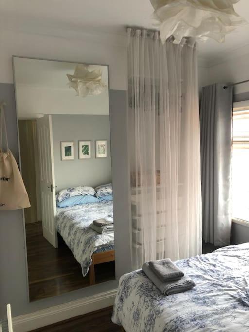 Cosy Two Bed Terraced House 7Min Drive From City Белфаст Экстерьер фото