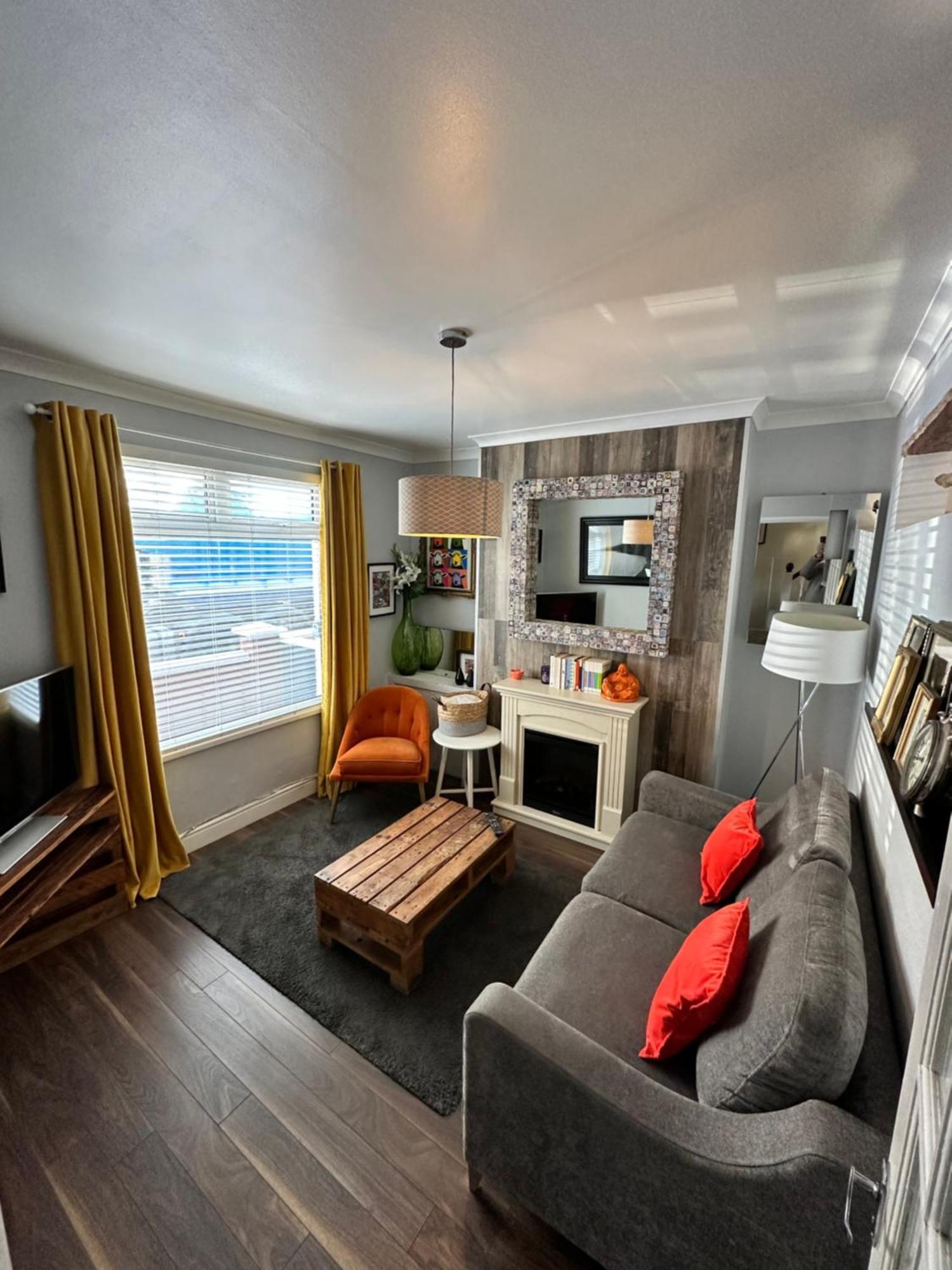 Cosy Two Bed Terraced House 7Min Drive From City Белфаст Экстерьер фото